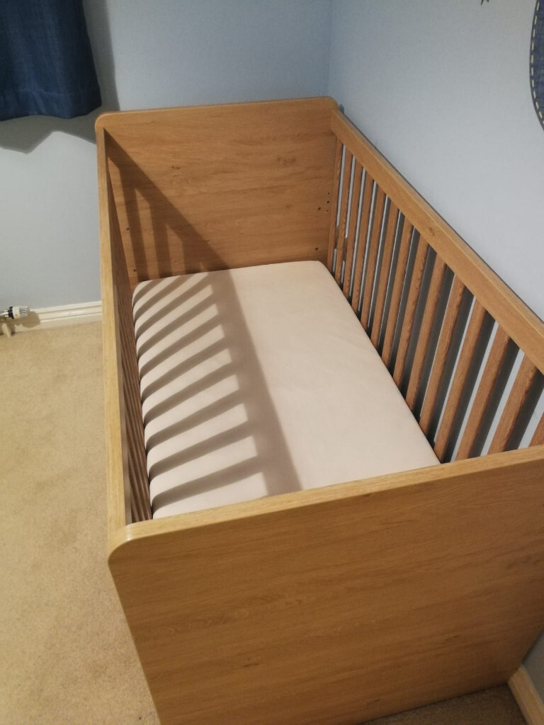 bonito bebe cot bed